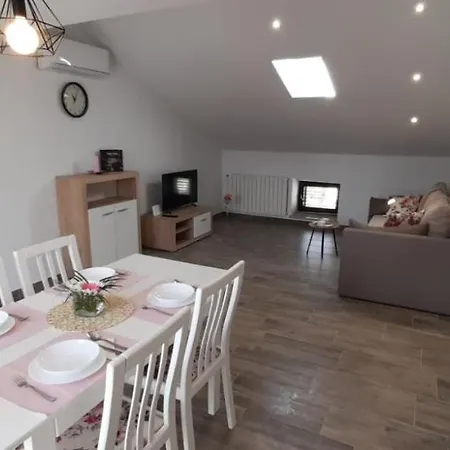 Apartment Mili Pula