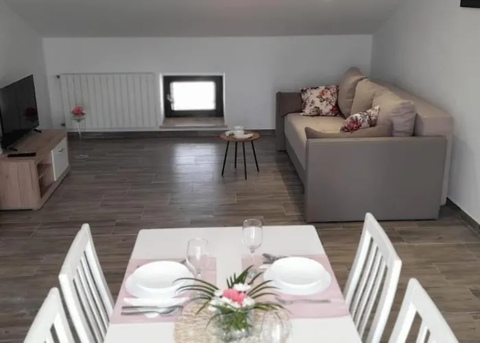 Apartman Mili Póla